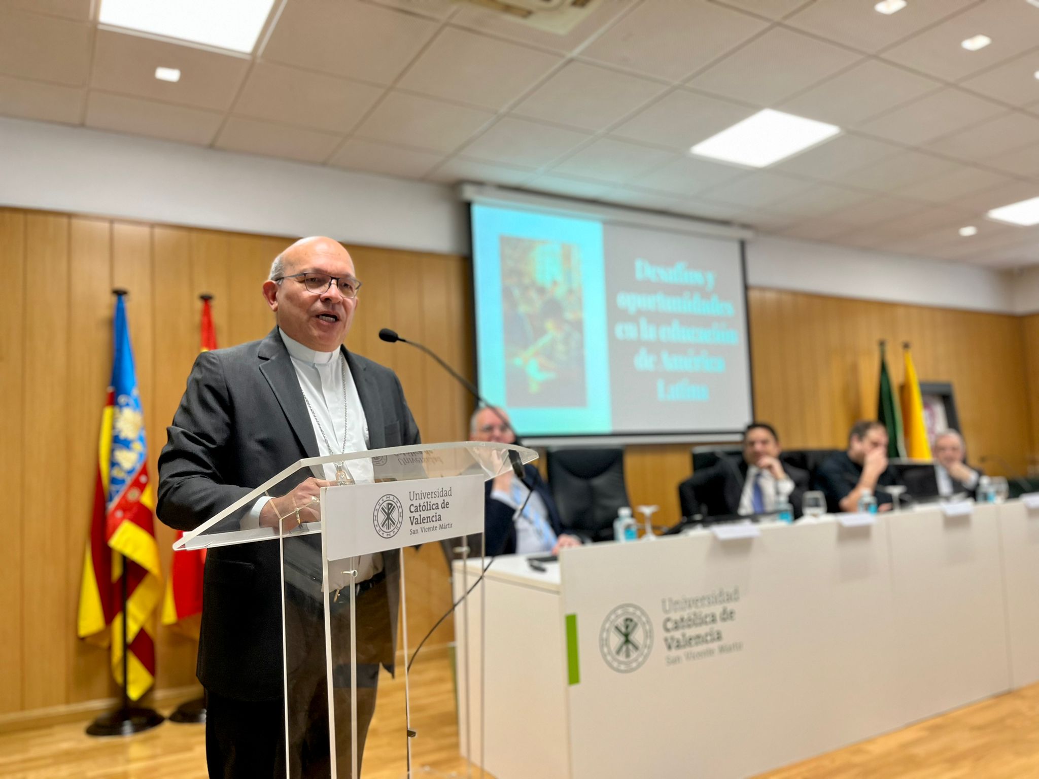 Afrontar la Emergencia Educativa Humanitaria